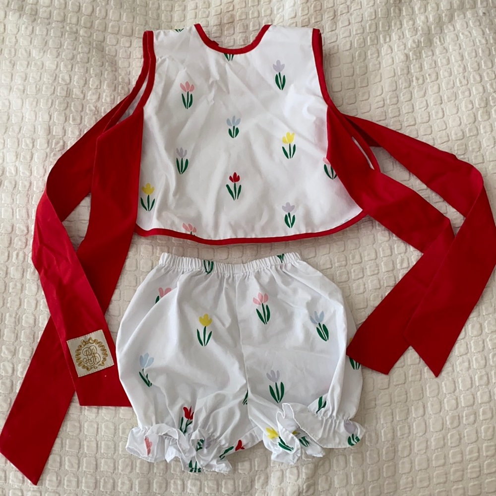 The Beaufort Bonnet Company Tie Side Tulips